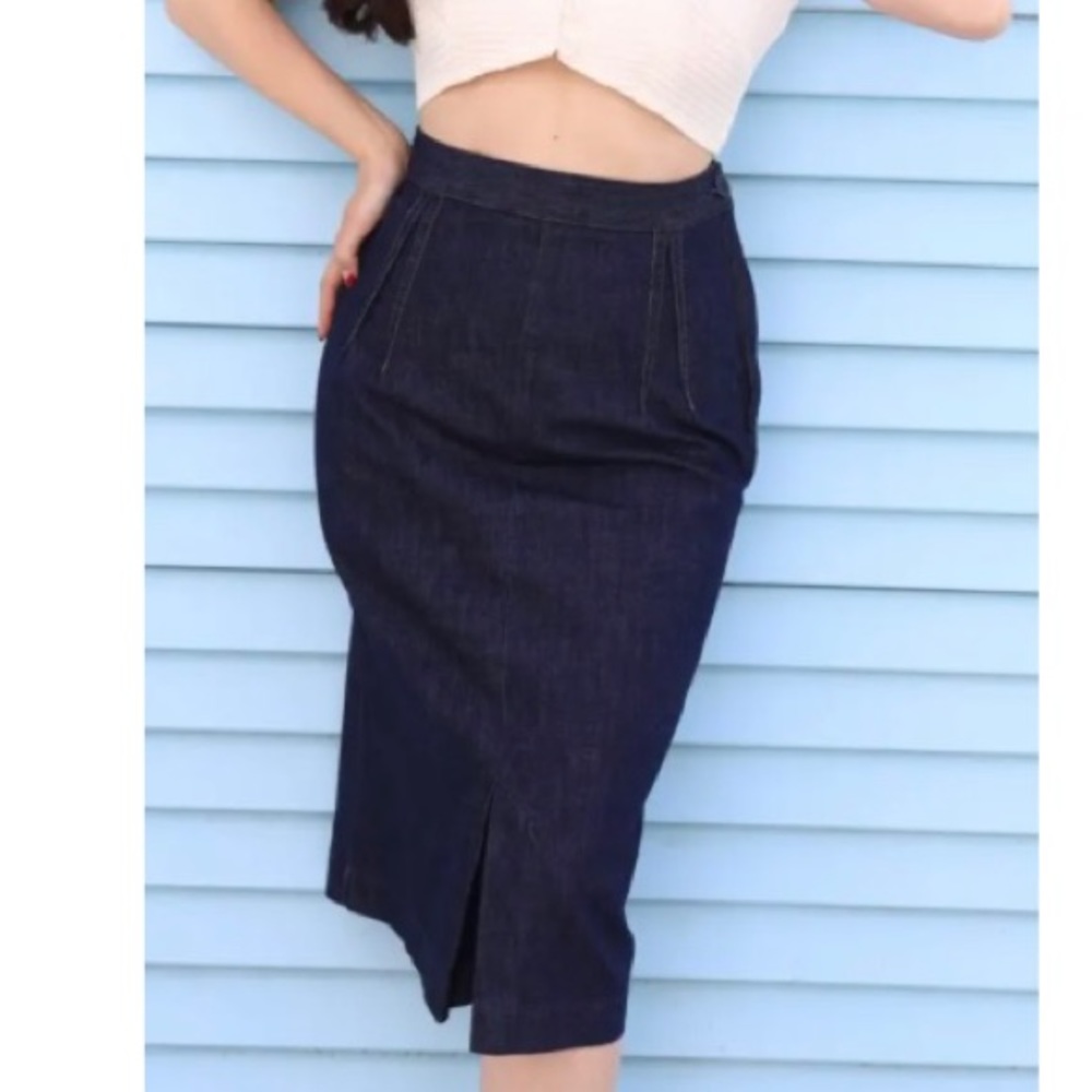 NWT Freddie’s of pinewood 1950s buckle back denim skirt Never worn